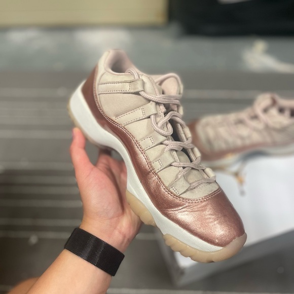 Air Jordan Retro 11 Rose Gold - Picture 3 of 4